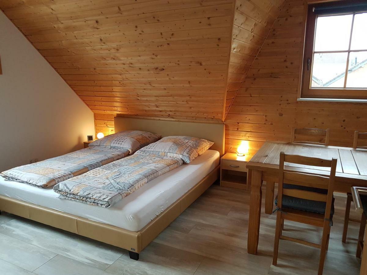 Ferienwohnung 에르켈렌츠 외부 사진